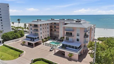 $999,777 | 26236 Hickory Boulevard, Unit 18, Bonita Springs, FL 34134
