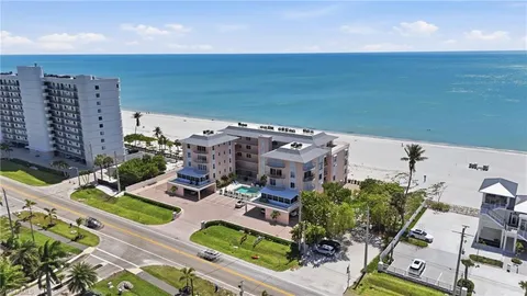 $999,777 | 26236 Hickory Boulevard, Unit 18, Bonita Springs, FL 34134