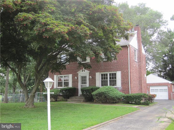 662 Dutton Circle Springfield, PA 19064 - Photo 1 of 24 Exterior Front