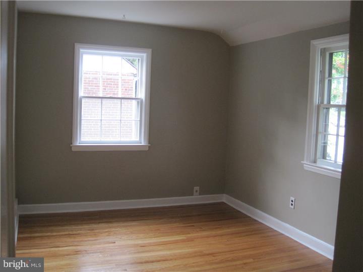 662 Dutton Circle Springfield, PA 19064 - Photo 12 of 24 Bedroom 2