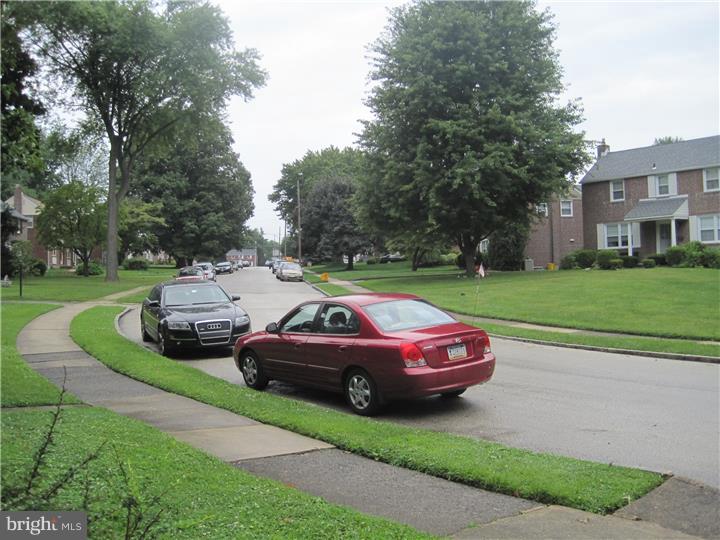 662 Dutton Circle Springfield, PA 19064 - Photo 3 of 24 View from Front Door