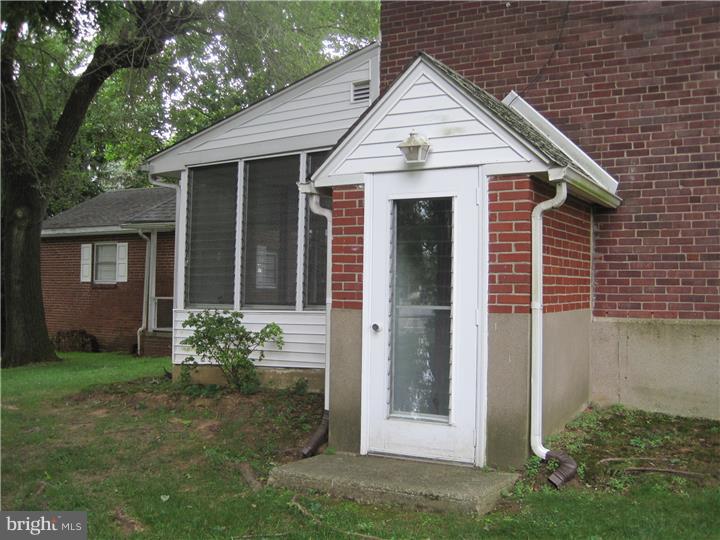 662 Dutton Circle Springfield, PA 19064 - Photo 23 of 24 Exterior Side
