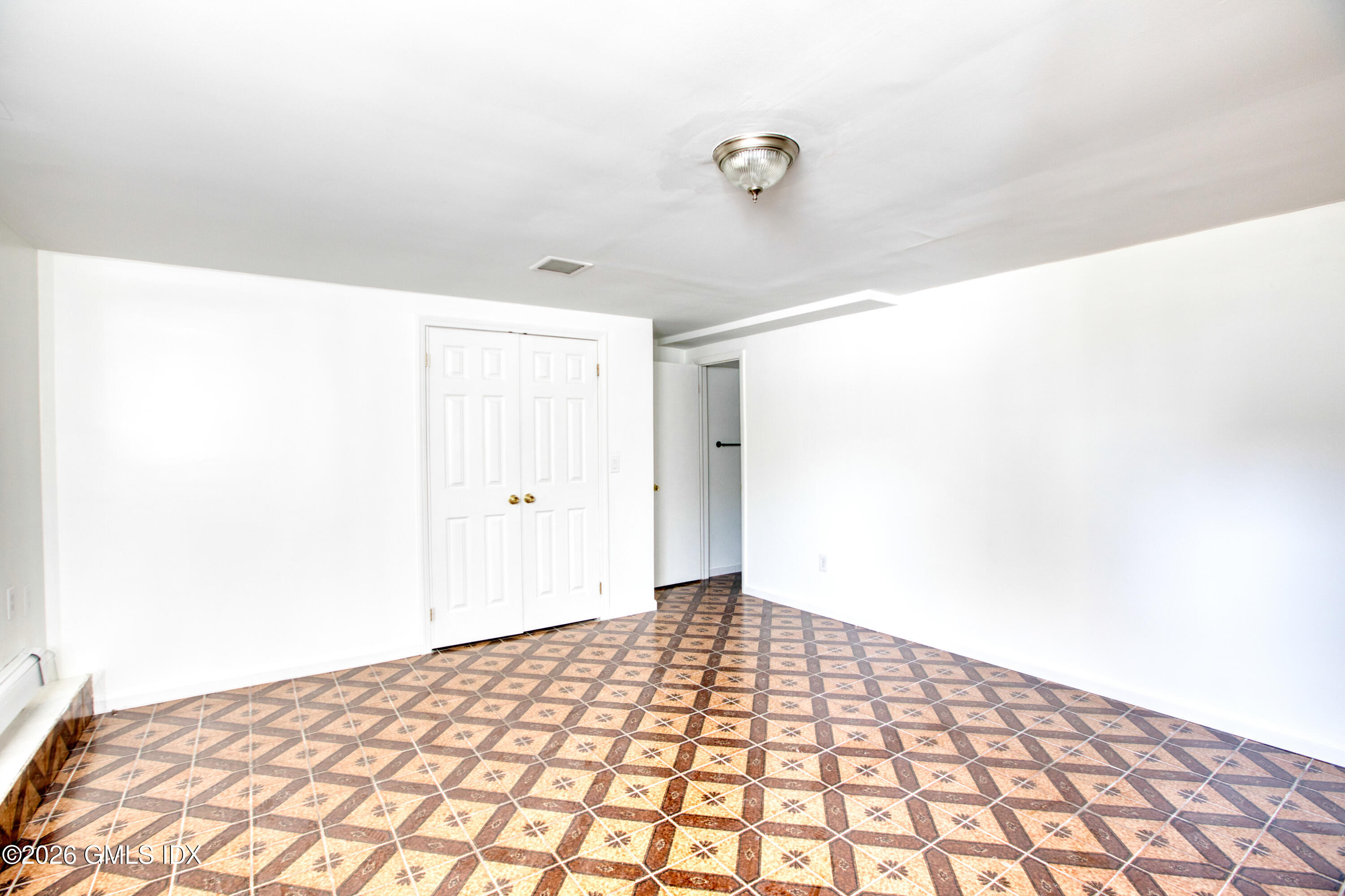 25 Alexander Street, Unit B Greenwich, CT 06830 - Photo 15 of 26 a view of a big room