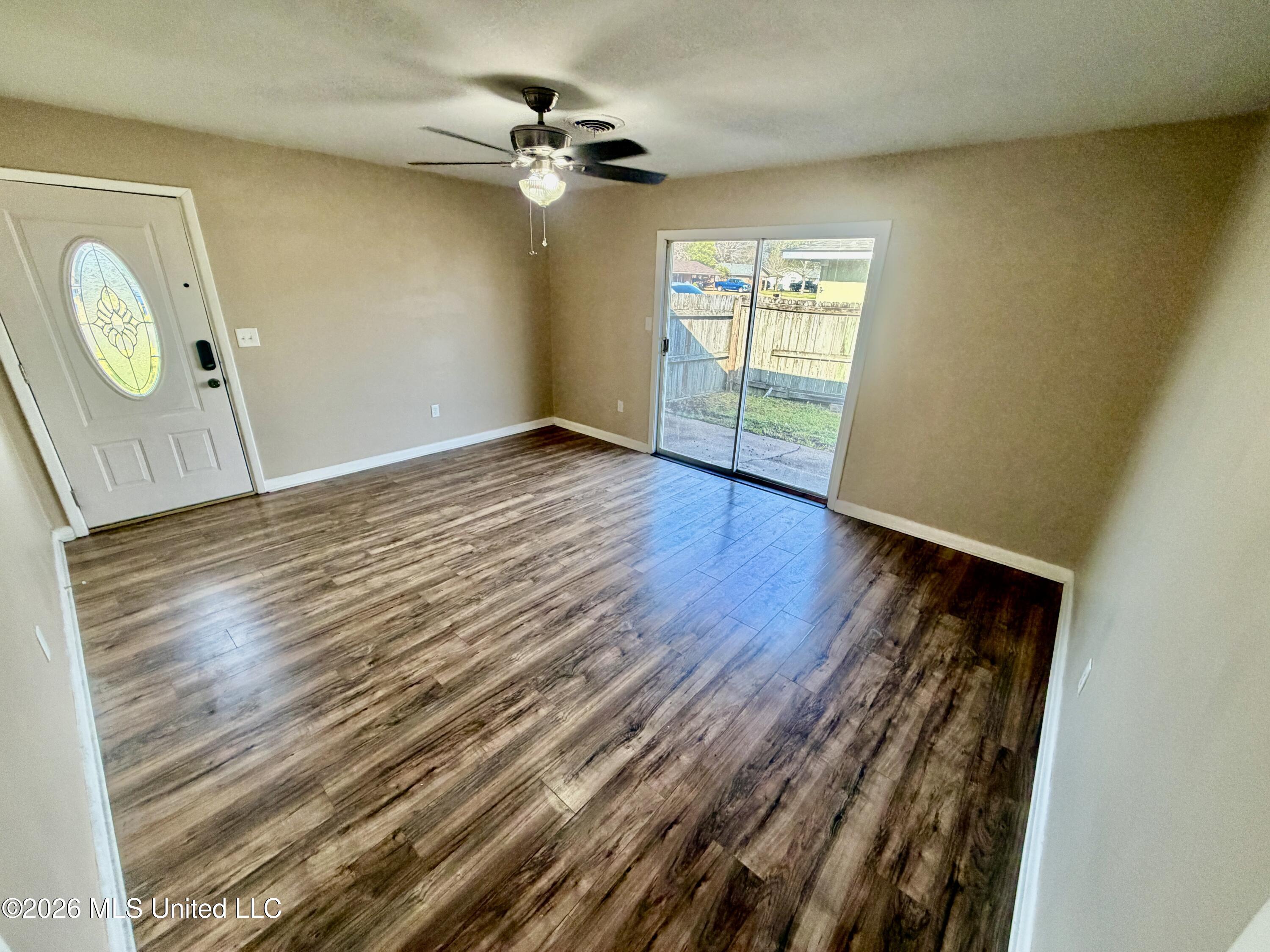 1419 Deering Street Cleveland, MS 38732 - Photo 5 of 13 IMG_2582