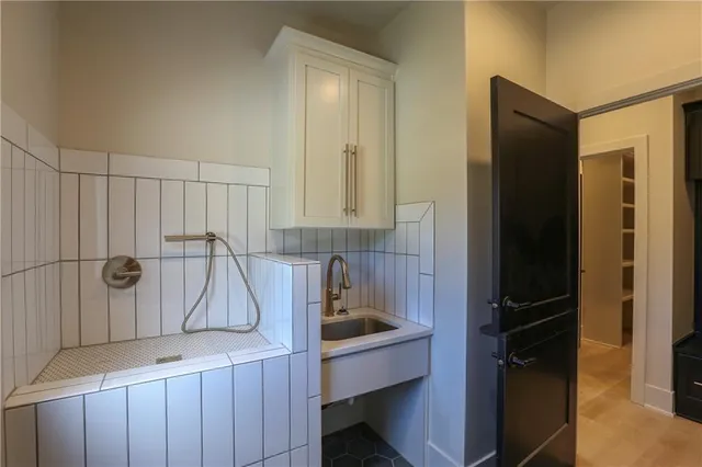 $1,499,000 | 10707 South Hunt Road, Lone Jack, MO 64070