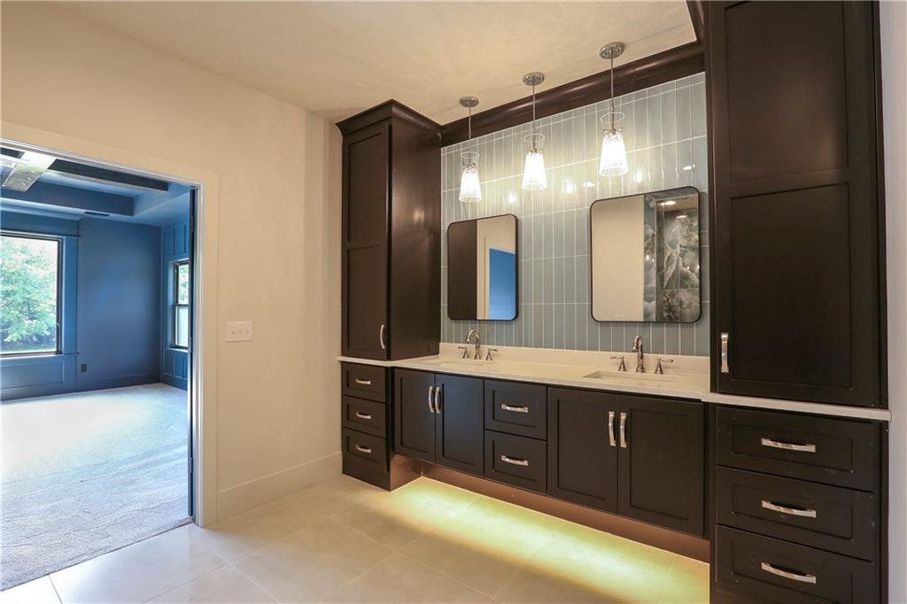 10707 South Hunt Road Lone Jack, MO 64070 - Photo 38 of 89