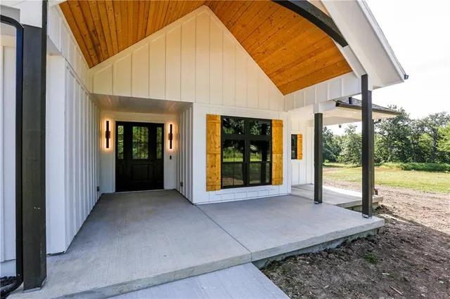 $1,499,000 | 10707 South Hunt Road, Lone Jack, MO 64070