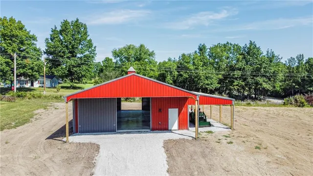 $1,499,000 | 10707 South Hunt Road, Lone Jack, MO 64070