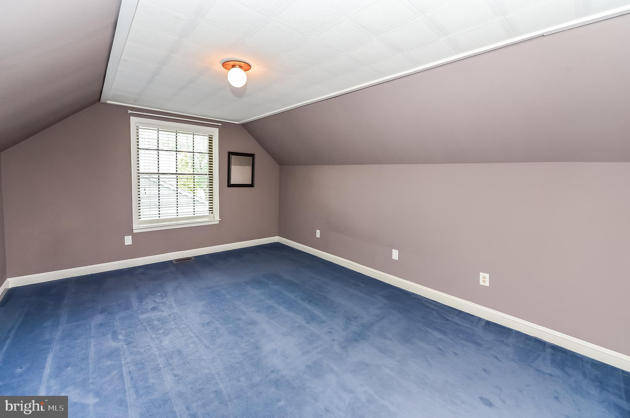 24 Dover Road Westampton, NJ 08060 - Photo 20 of 23 an empty room with windows