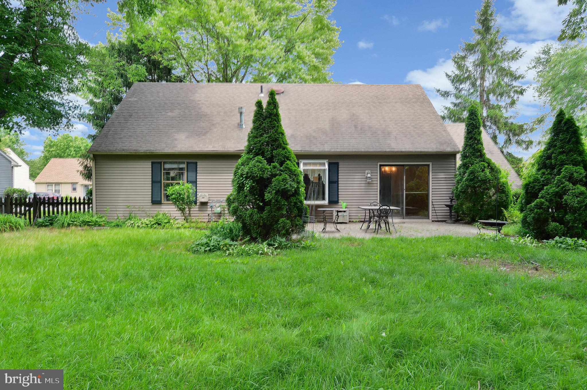 24 Dover Road Westampton, NJ 08060 - Photo 7 of 23 a house view with a garden space