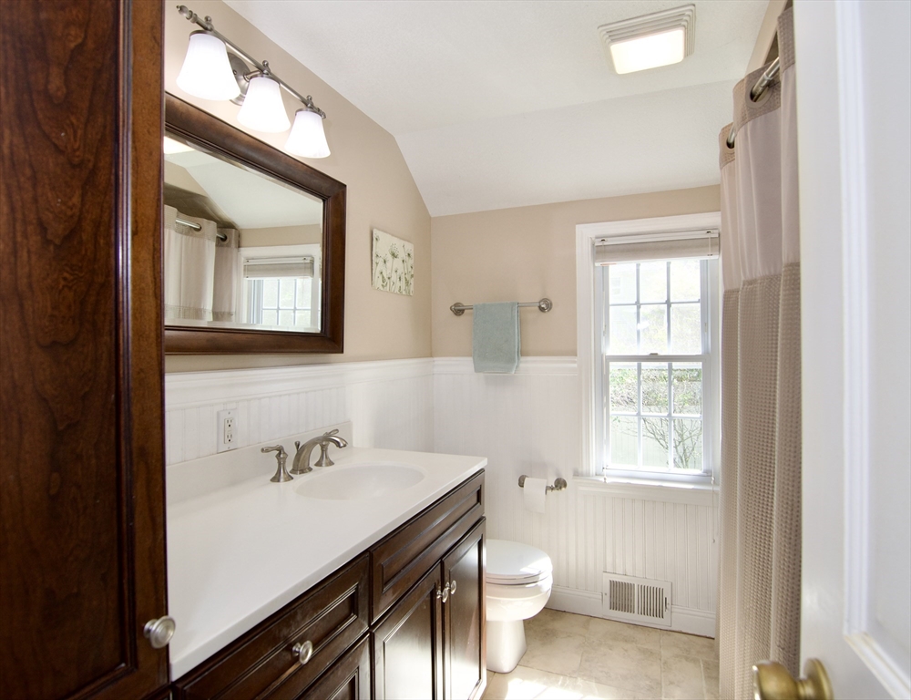 129 Chalmers Street Springfield, MA 01118 - Photo 28 of 42