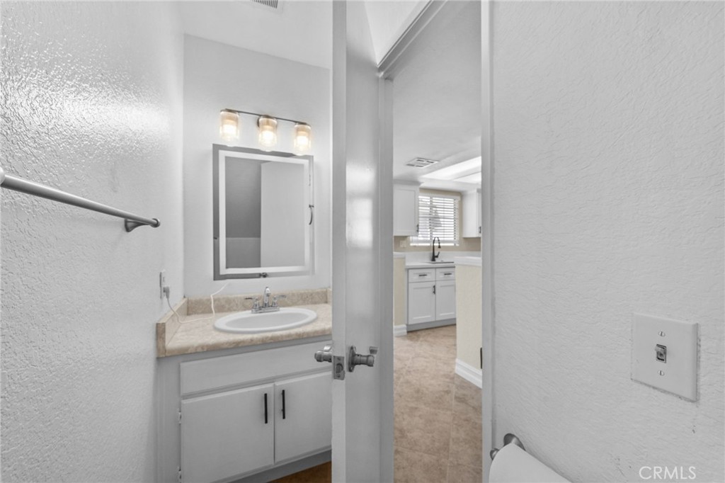 174 West Walnut Avenue, Unit B Rialto, CA 92376 - Photo 13 of 25
