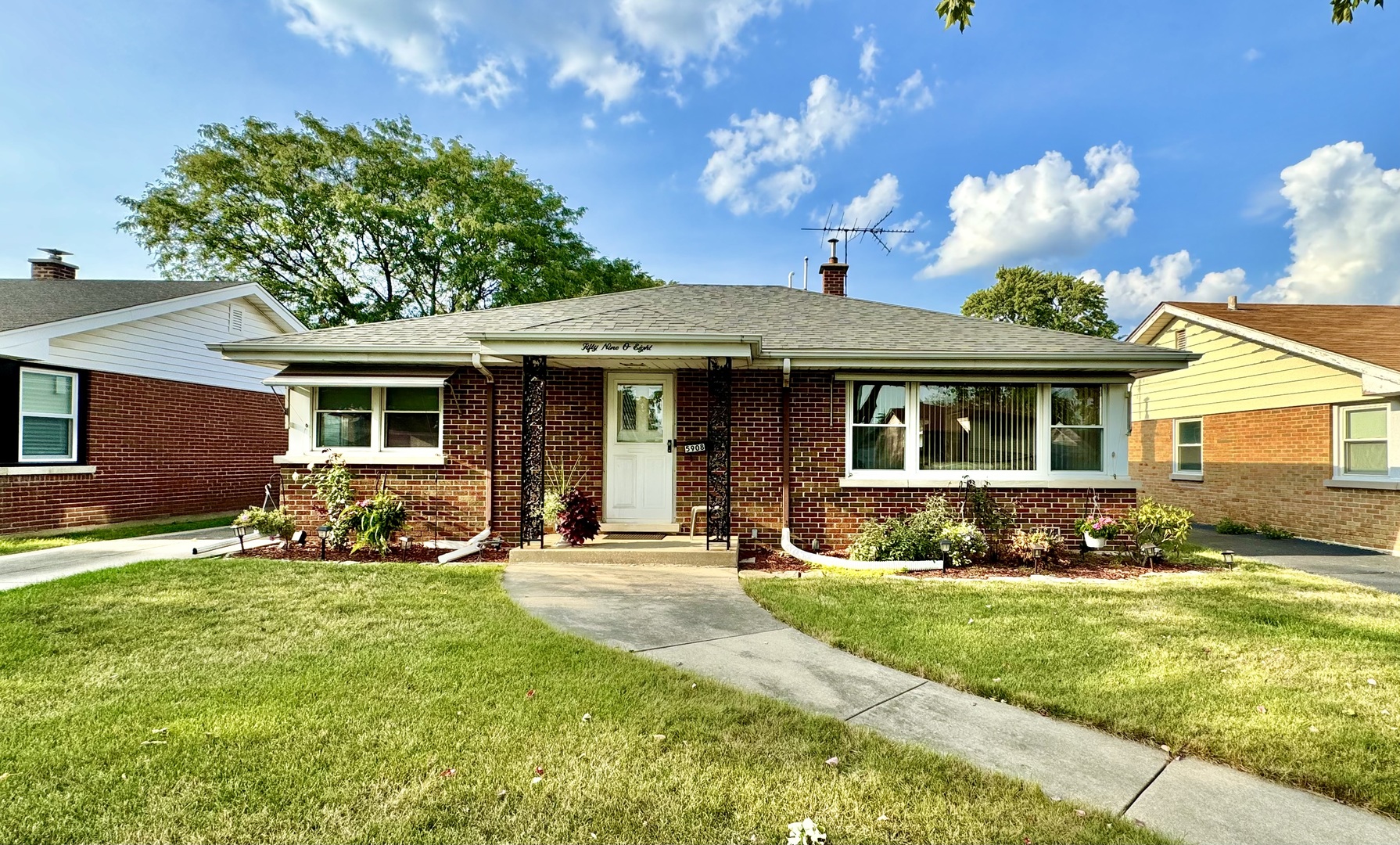 5908 Superior Street Berkeley, IL 60163 - Photo 1 of 26 Gallery Image 1