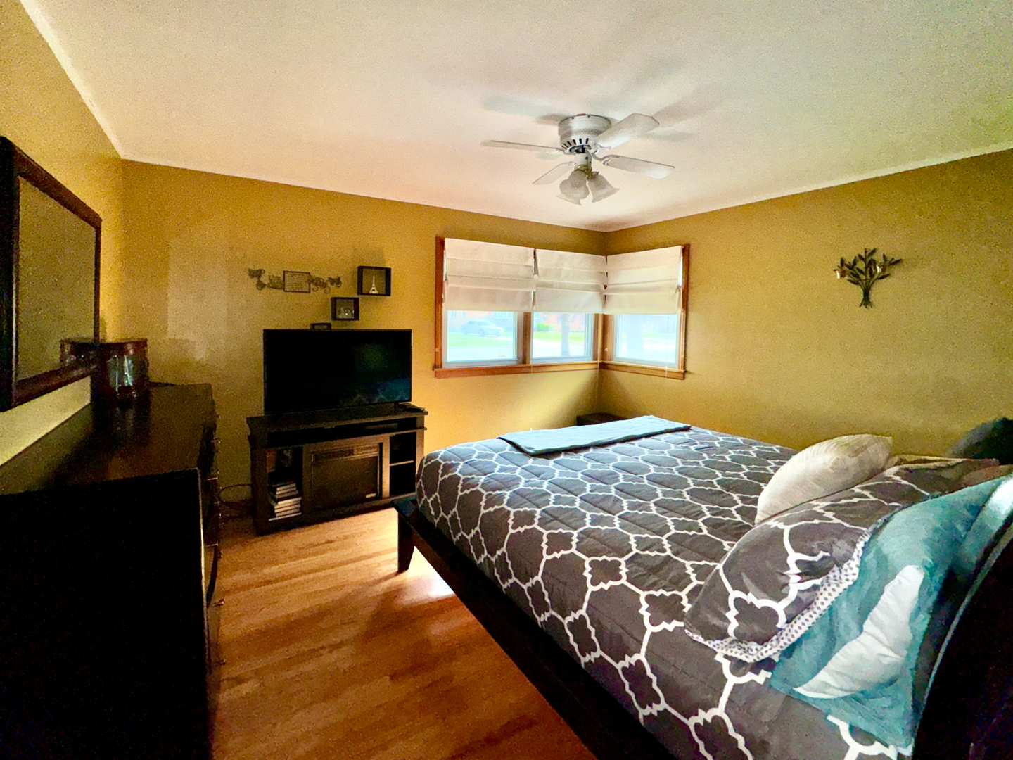 5908 Superior Street Berkeley, IL 60163 - Photo 19 of 26 Gallery Image 19