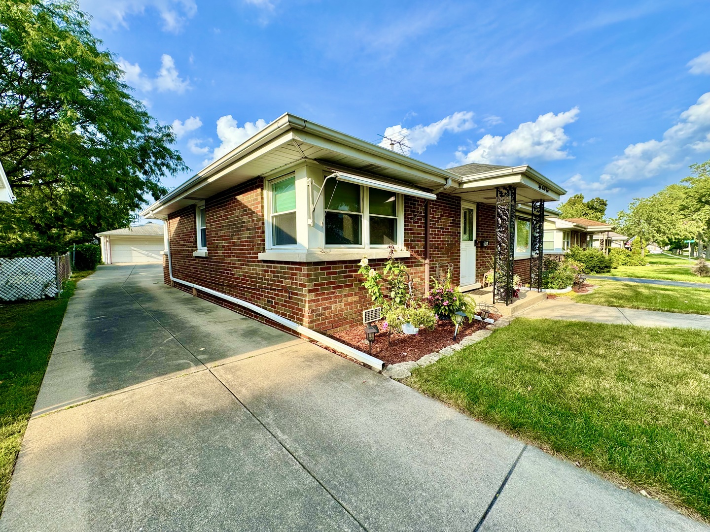 5908 Superior Street Berkeley, IL 60163 - Photo 2 of 26 Gallery Image 2