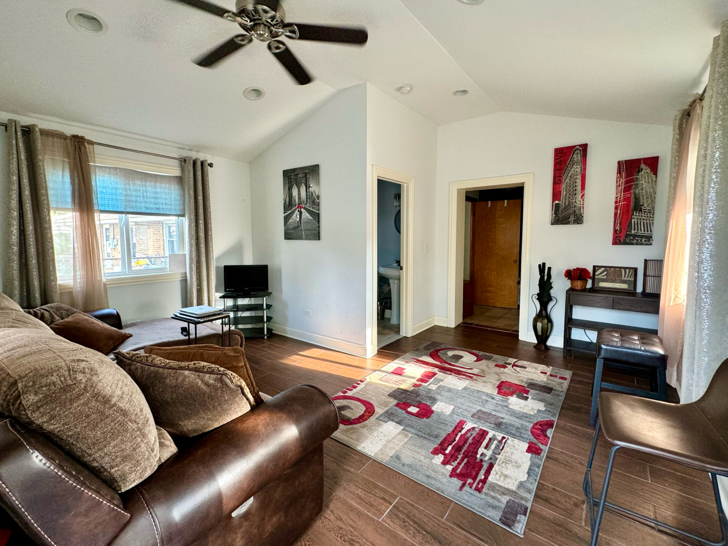 5908 Superior Street Berkeley, IL 60163 - Photo 9 of 26 Gallery Image 9