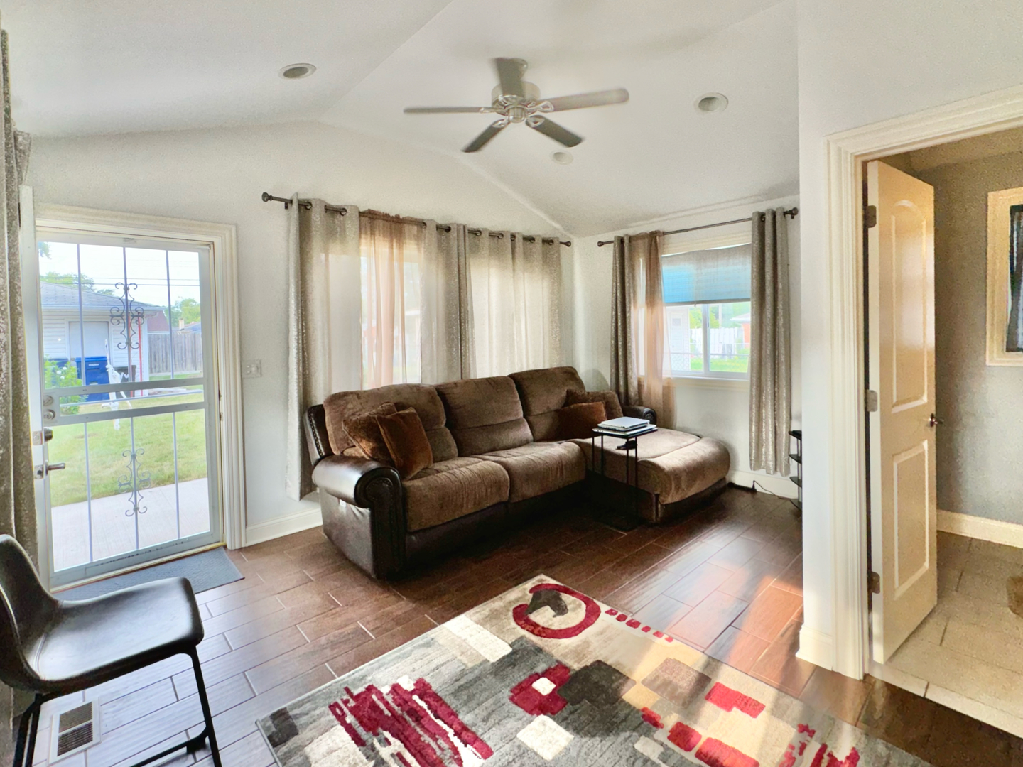 5908 Superior Street Berkeley, IL 60163 - Photo 10 of 26 Gallery Image 10