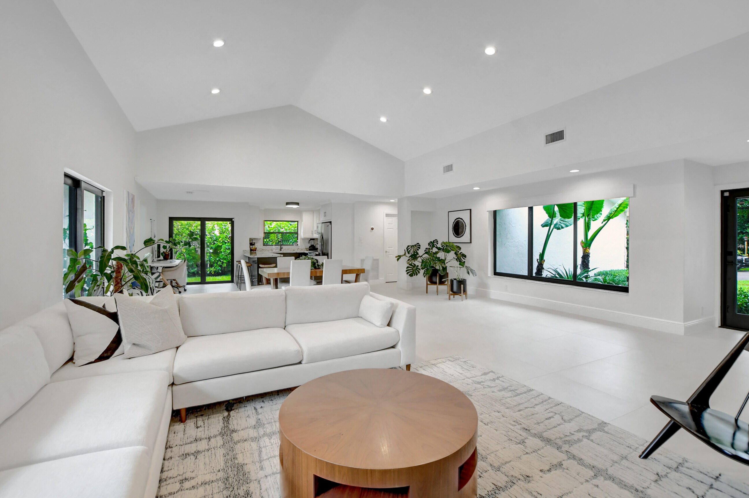 2632 Northwest 42nd Street Boca Raton, FL 33434 - Photo 4 of 17 Living Area