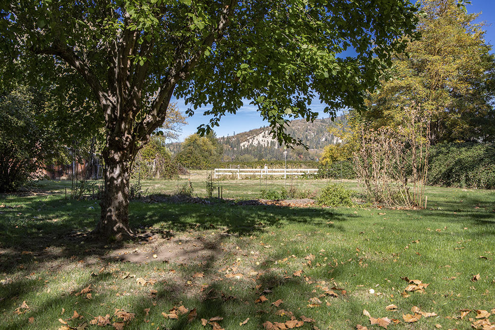 2592 Lower River Road Grants Pass, OR 97526 - Photo 27 of 34 26