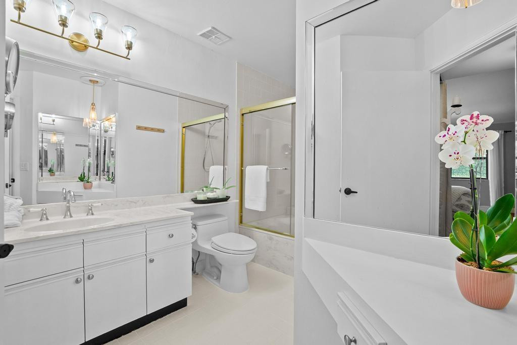 3315 Water Oak Drive, Unit 1302 Hollywood, FL 33021 - Photo 20 of 62 Large Master Bathroom