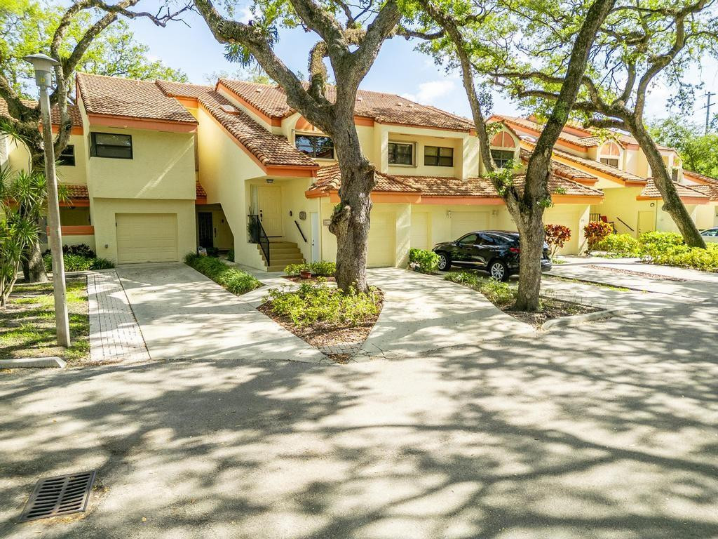 3315 Water Oak Drive, Unit 1302 Hollywood, FL 33021 - Photo 38 of 62 Secluded Location