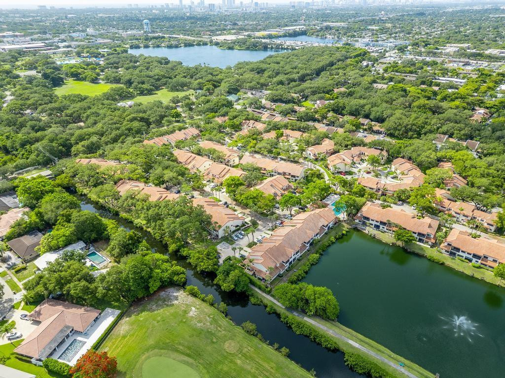 3315 Water Oak Drive, Unit 1302 Hollywood, FL 33021 - Photo 52 of 62 Location ideal for commuters