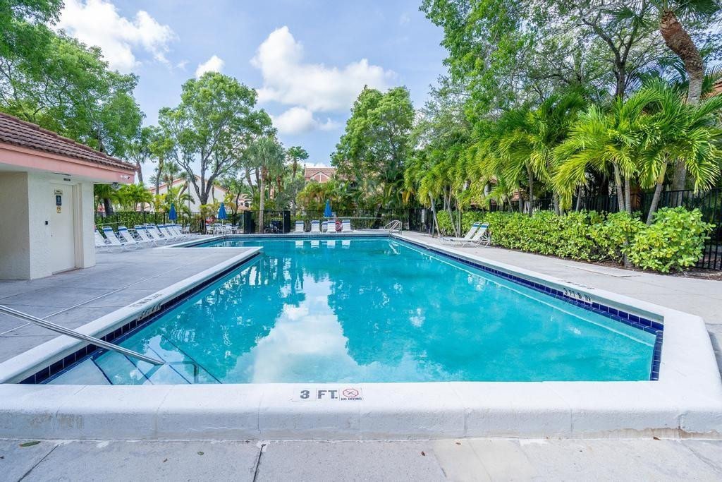 3315 Water Oak Drive, Unit 1302 Hollywood, FL 33021 - Photo 59 of 62 Community Pool