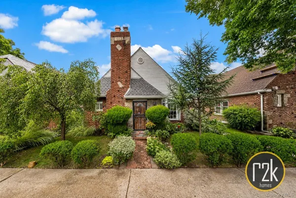 $1,100,000 | 25-56 90th Street | Jackson Heights