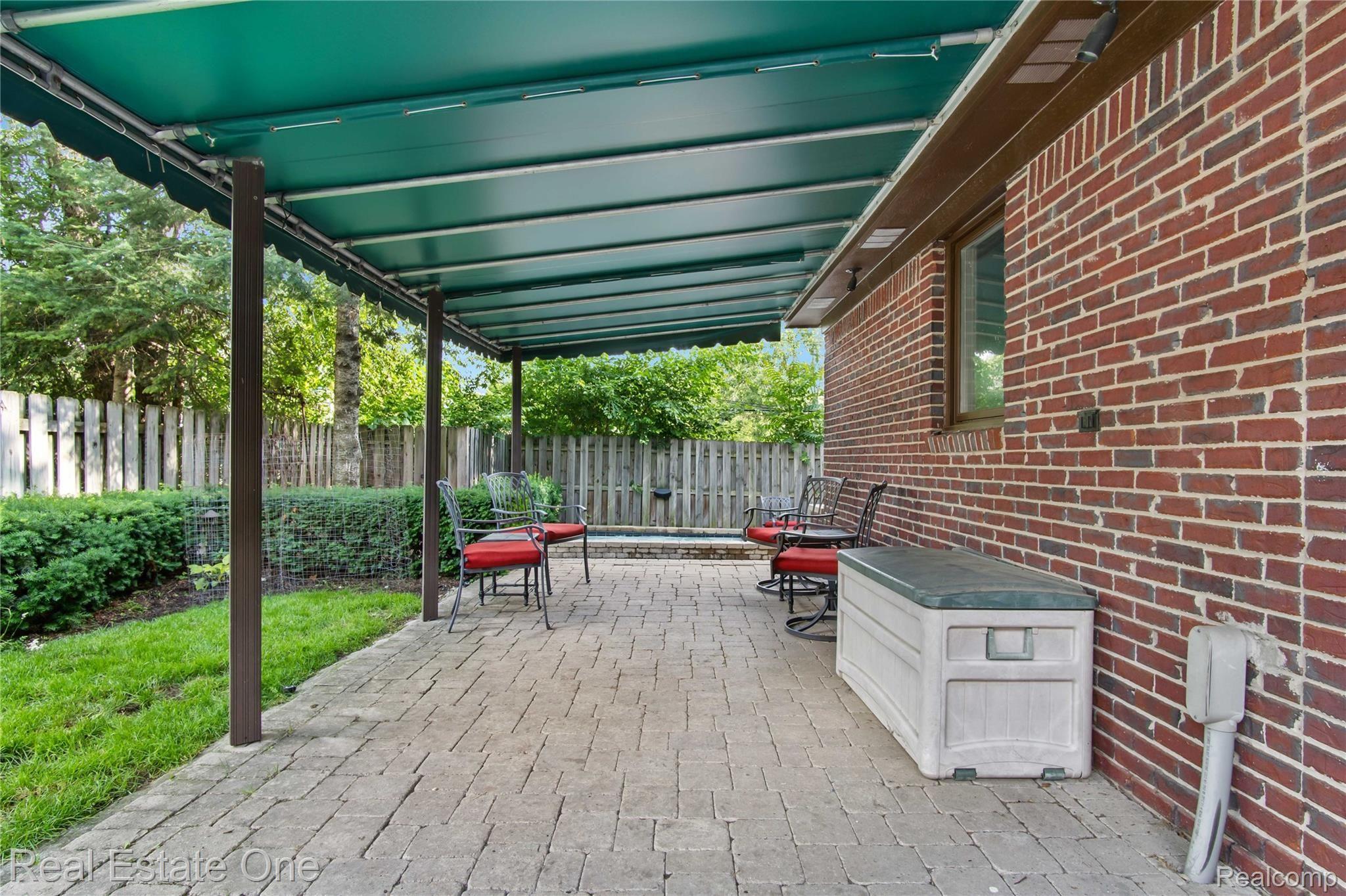 329 Griggs Street Rochester, MI 48307 - Photo 10 of 52 DSC00277.jpg