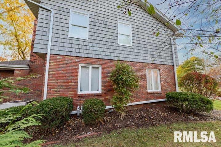 210 West Wolf Road Peoria, IL 61614 - Photo 11 of 60