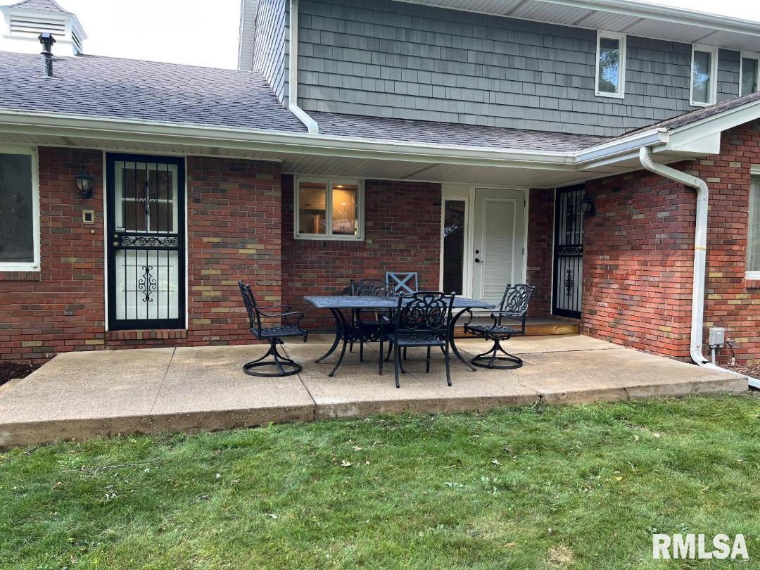 210 West Wolf Road Peoria, IL 61614 - Photo 14 of 60