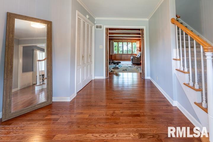 210 West Wolf Road Peoria, IL 61614 - Photo 16 of 60