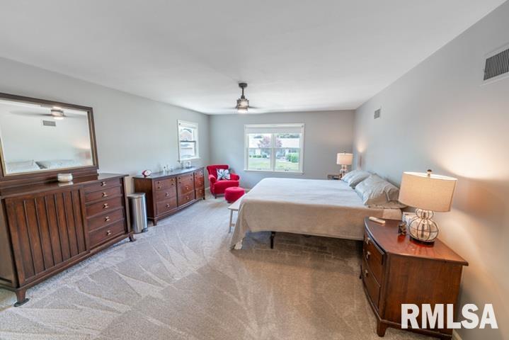 210 West Wolf Road Peoria, IL 61614 - Photo 35 of 60