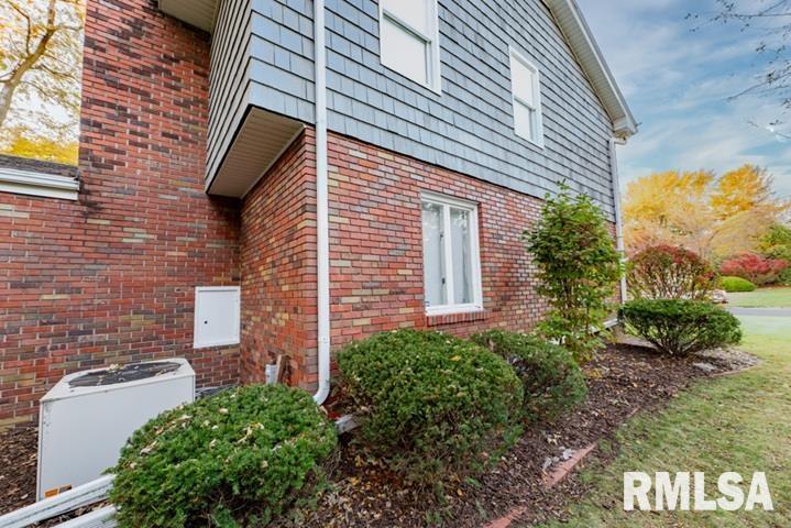 210 West Wolf Road Peoria, IL 61614 - Photo 10 of 60