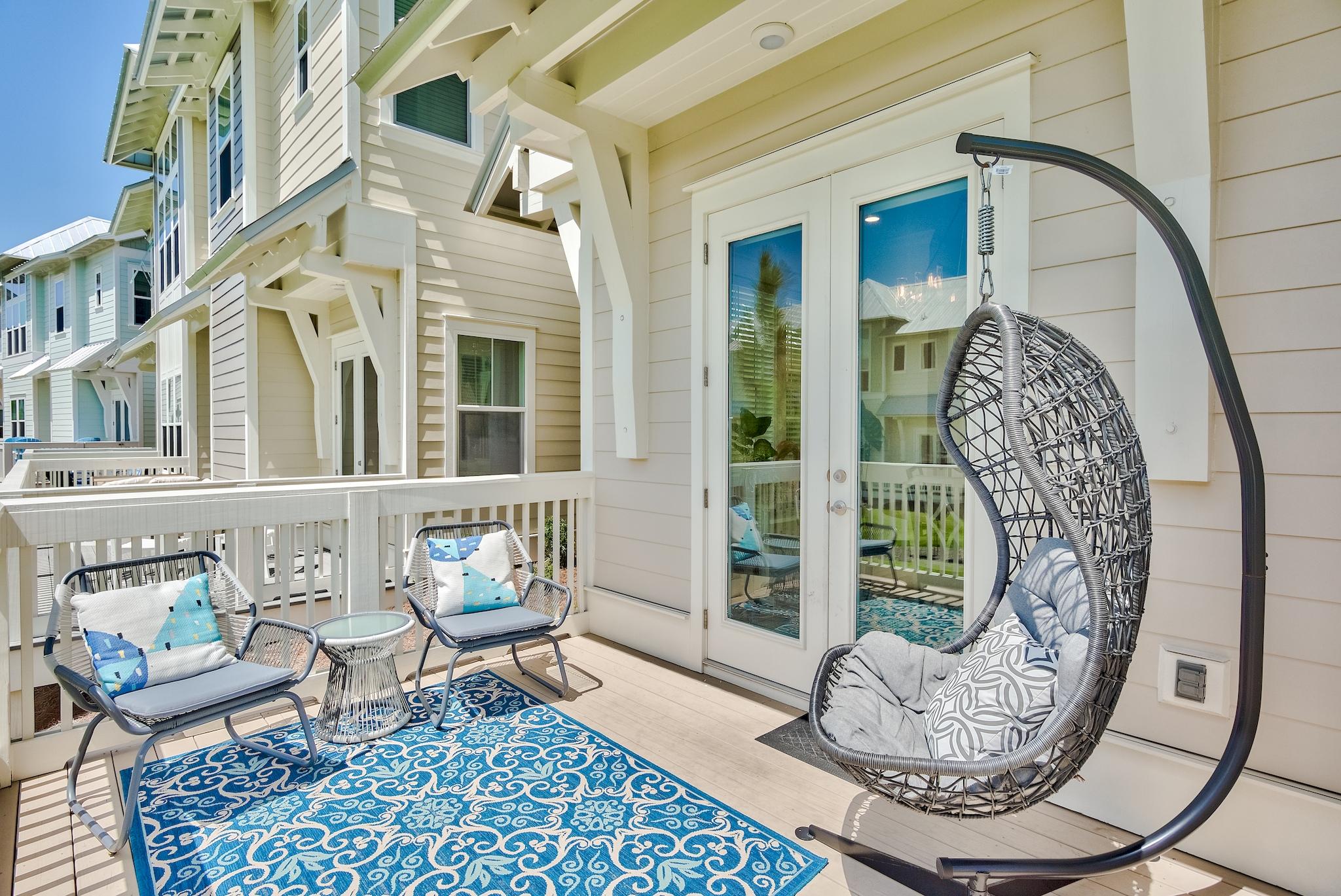 308 Milestone Dr Inlet Beach, Unit B Inlet Beach, FL 32461 - Photo 20 of 49 a living room with furniture and a potted plant