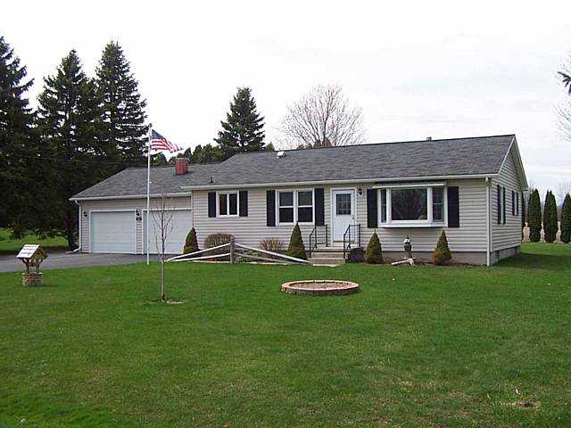 9322 Robbins Road Le Roy, NY 14482 - Photo 1 of 1 Exterior Front