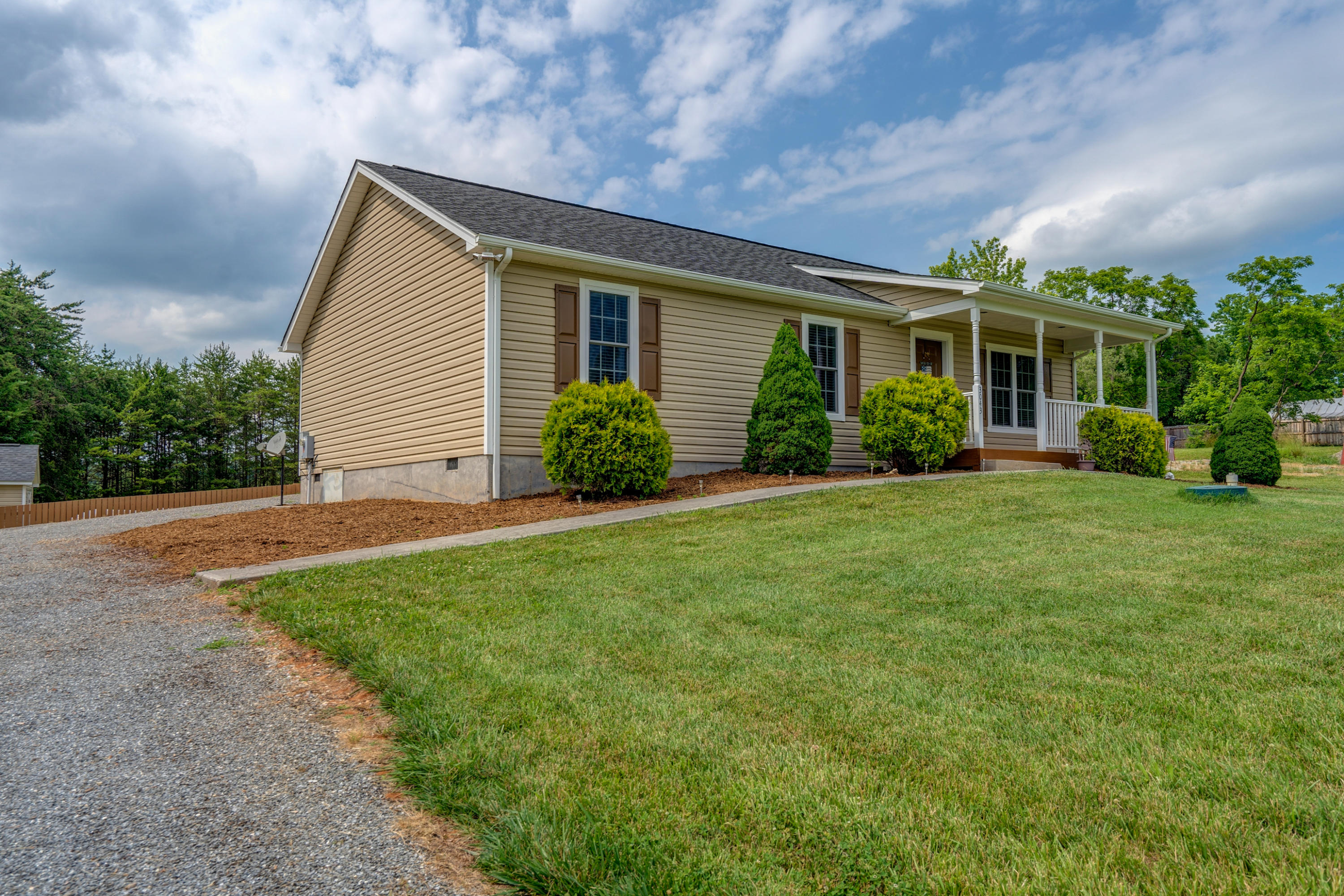 3043 Airport Road Moneta, VA 24121 - Photo 2 of 28 DSC00316-2_17-2_18-2_19-2_20-2