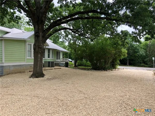 $925 | 414 West San Antonio Street, San Marcos, TX 78666