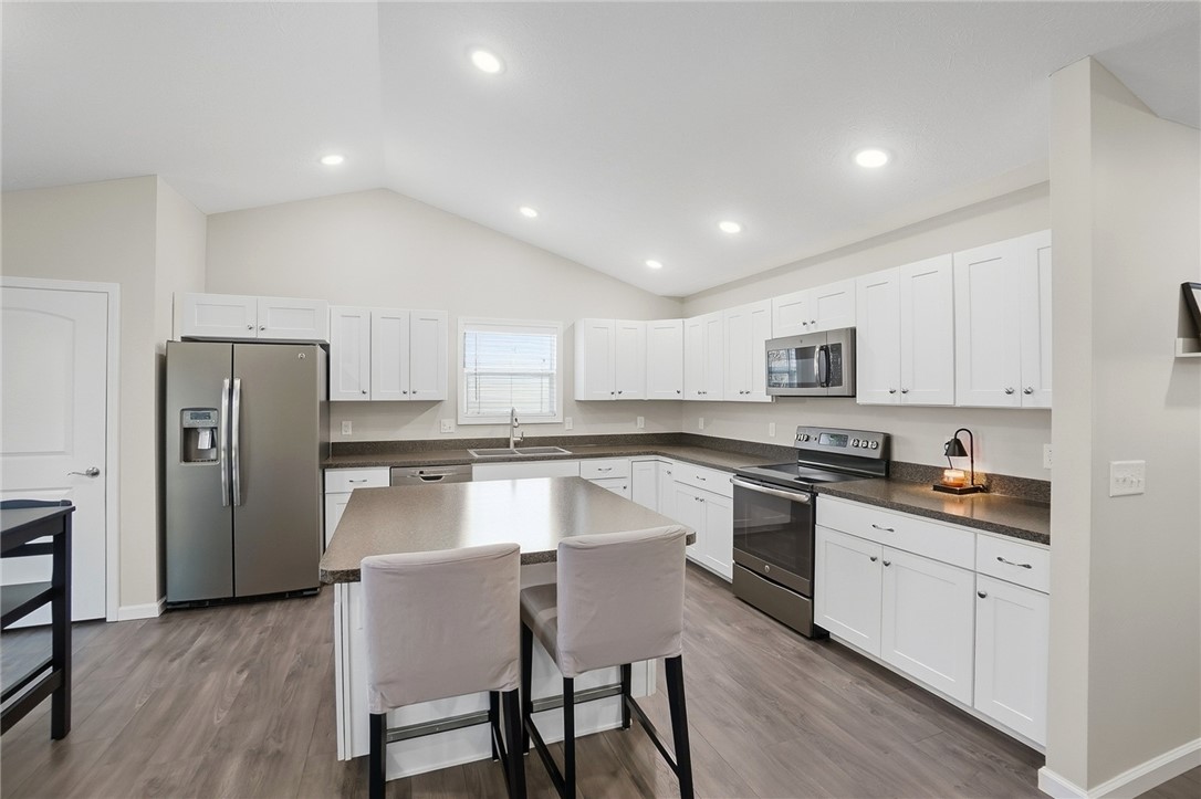 215 Riesling Drive Englewood, OH 45322 - Photo 8 of 23 Gallery Image 8