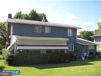 25 Turf Road Levittown, PA 19056 - Photo 11 of 12 Exterior Back