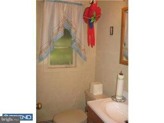 25 Turf Road Levittown, PA 19056 - Photo 3 of 12 Bathroom