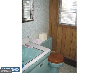 25 Turf Road Levittown, PA 19056 - Photo 5 of 12 Bathroom