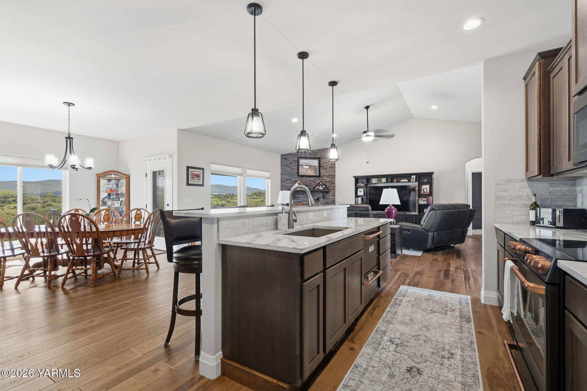 448 Red Tail Road Yakima, WA 98908 - Photo 11 of 32 kitchen 2