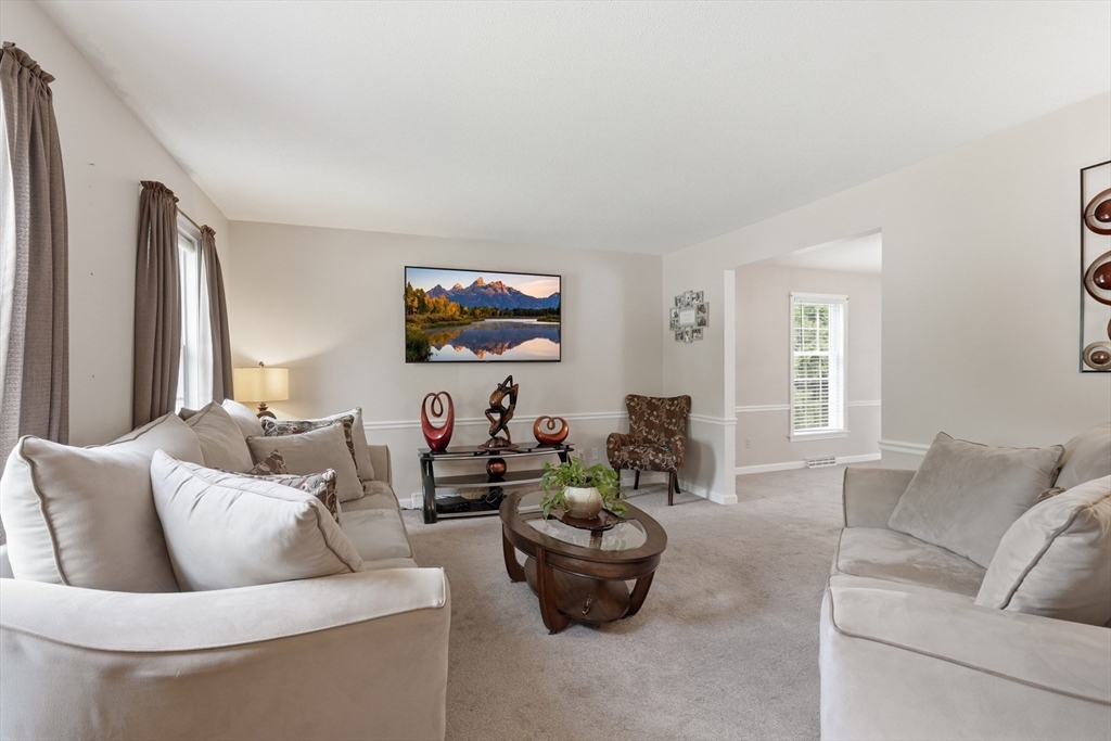 39 Venture Drive Springfield, MA 01119 - Photo 8 of 41