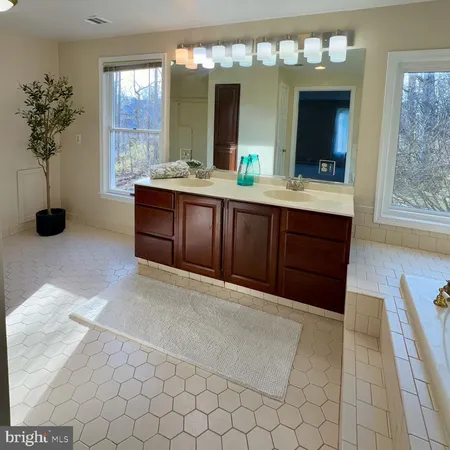 $5,900 | 9701 Georgetown Pike, Great Falls, VA 22066