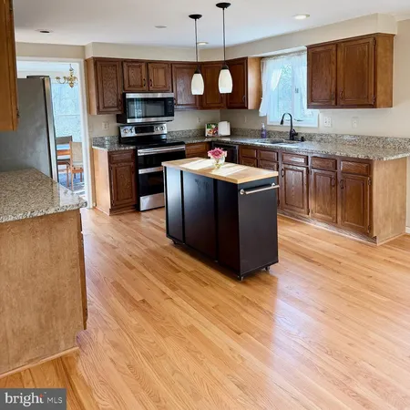 $5,900 | 9701 Georgetown Pike, Great Falls, VA 22066