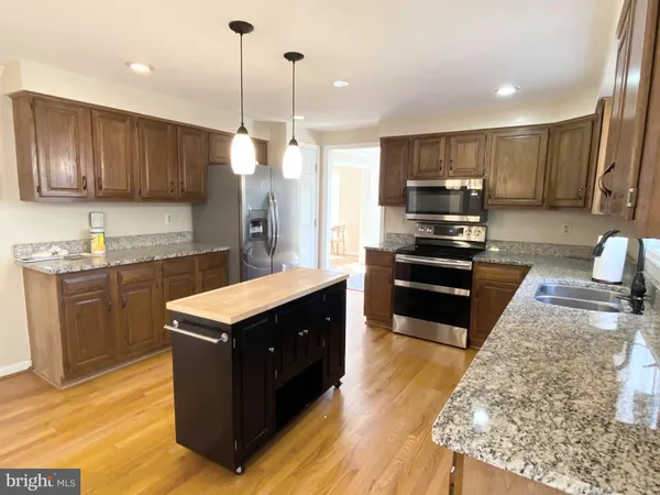$5,900 | 9701 Georgetown Pike, Great Falls, VA 22066