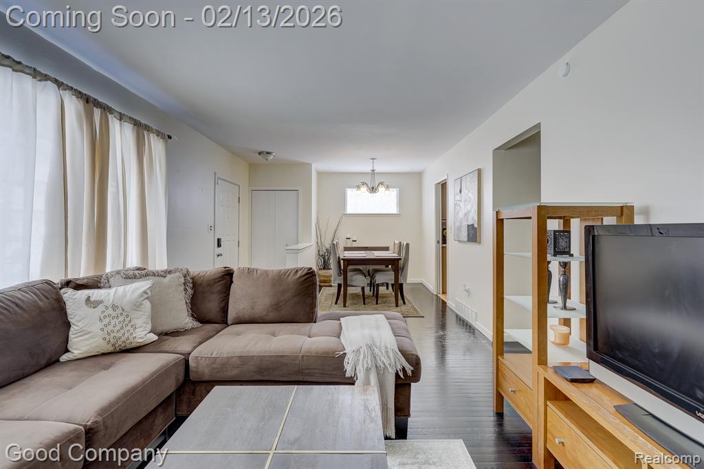 2863 Columbia Road Berkley, MI 48072 - Photo 2 of 34