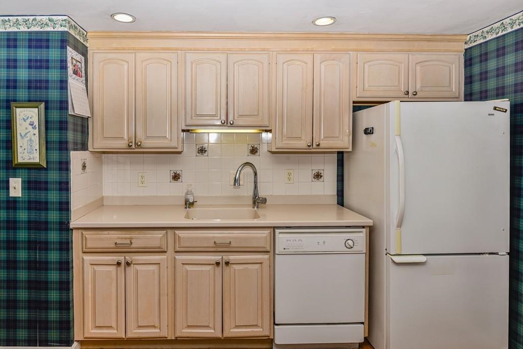 15 Amherst Road Braintree, MA 02184 - Photo 9 of 31 Gallery Image 9