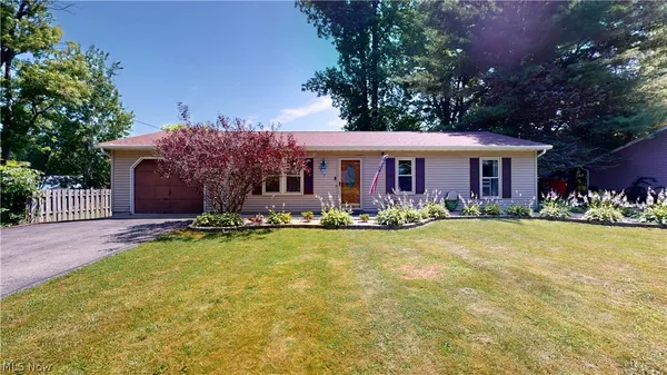 $199,900 | 1575 Grove Avenue, Madison, OH 44057